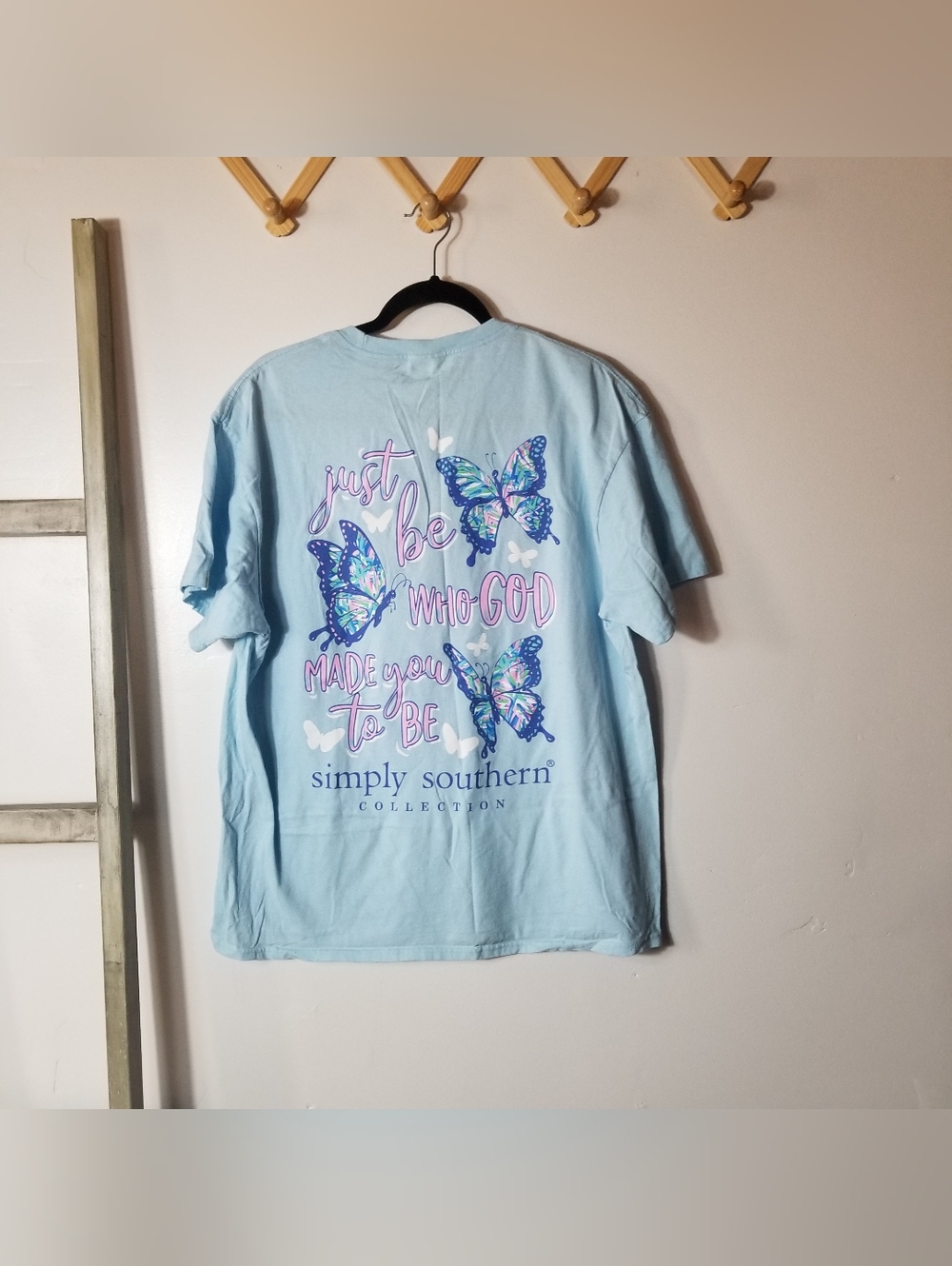 SIMPLY SOUTHERN WOMEN'S LIGHT BLUE SHORT SLEEVE TEE SIZE XL